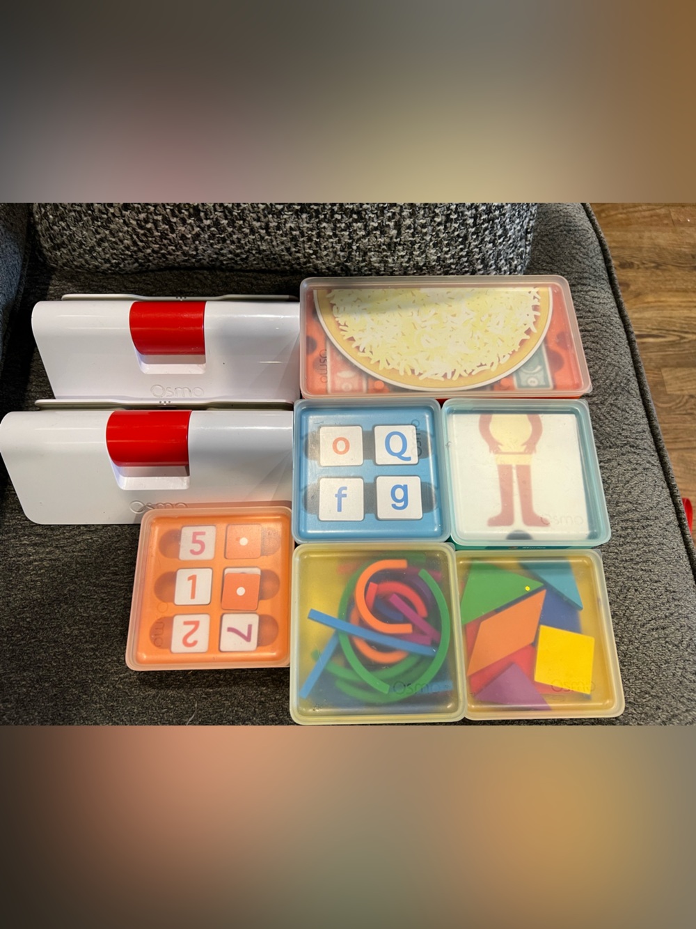2 Osmo Learning System Base for iPads, model number 810-00044+more